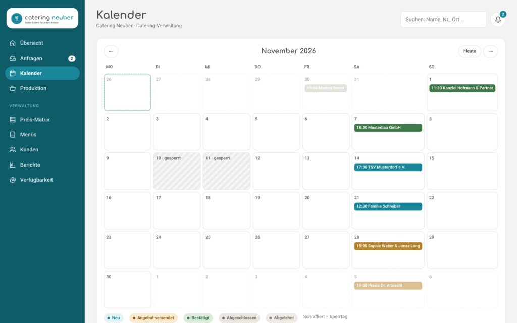 Catering-Tool: Monatskalender mit Events nach Status und schraffierten Sperrtagen